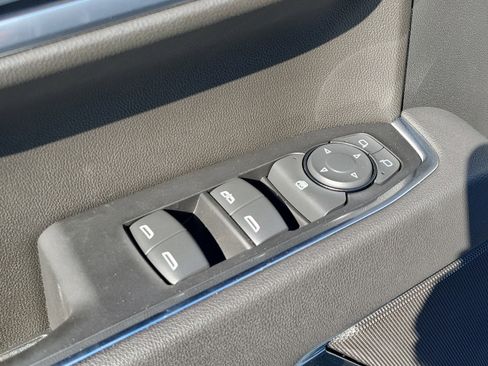 New 2026 GMC Sierra 1500 SLE image 18