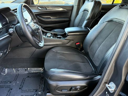 Used 2022 Jeep Grand Cherokee Altitude image 20