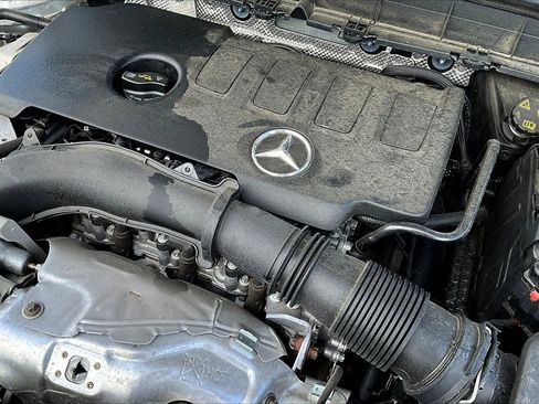 Used 2023 Mercedes-Benz GLB 250 GLB 250 image 31