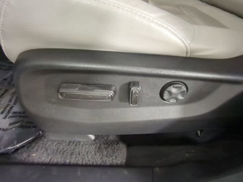 Used 2021 Honda CR-V Touring image 31