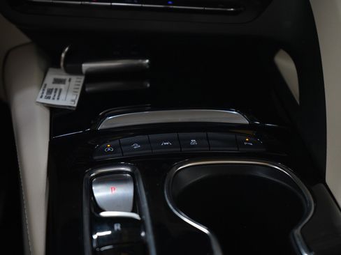 Used 2023 Buick Envision Essence w/ Premium Seat Package AWD/4WD image 17
