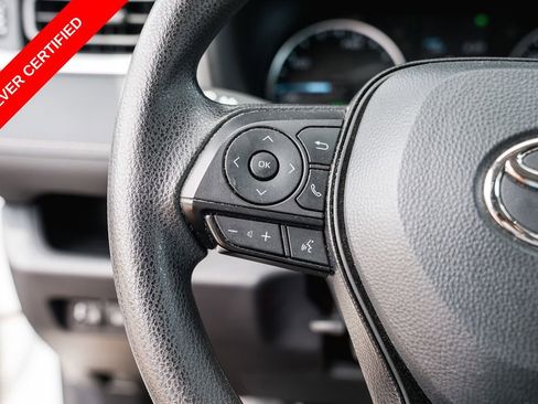Used 2022 Toyota RAV4 XLE AWD/4WD image 16