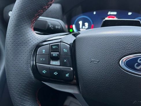 Used 2025 Ford Explorer ST-Line w/ Premium Package image 17