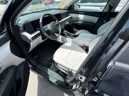 Certified 2026 Hyundai Tucson SE FWD image 36