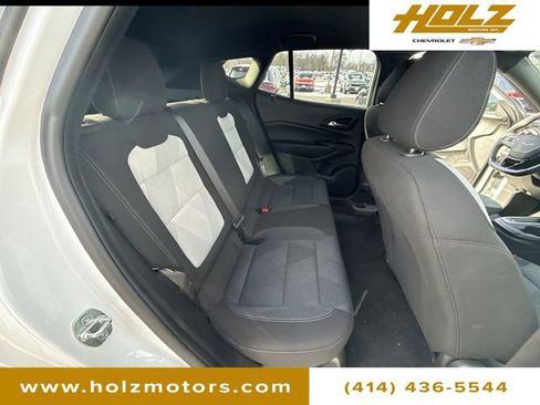 Used 2024 Chevrolet Trax RS w/ Driver Confidence Package image 28