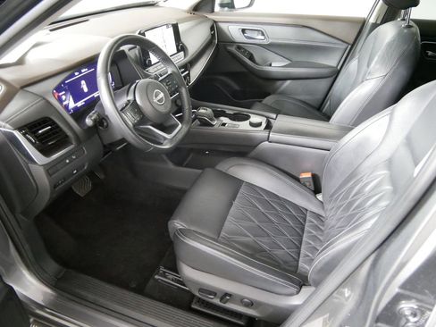 Used 2022 Nissan Rogue Platinum w/ Head-Up Display Package image 13