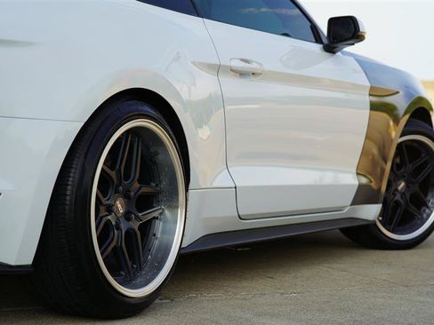Used 2015 Ford Mustang Coupe RWD image 20