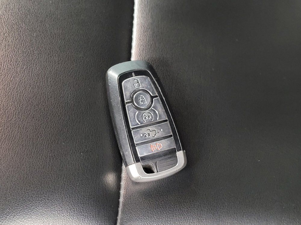Used 2019 Ford Explorer XLT w/ Equipment Group 202A FWD image 32