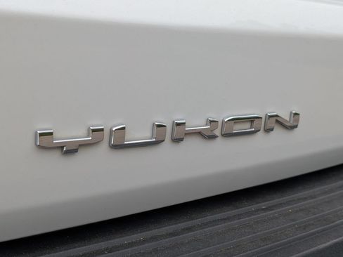 Used 2024 GMC Yukon Denali Ultimate AWD/4WD image 13
