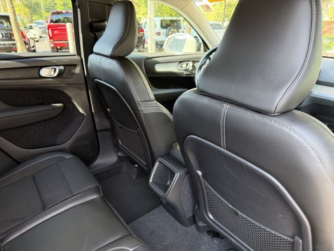 Used 2020 Volvo XC40 T5 Momentum AWD/4WD image 40