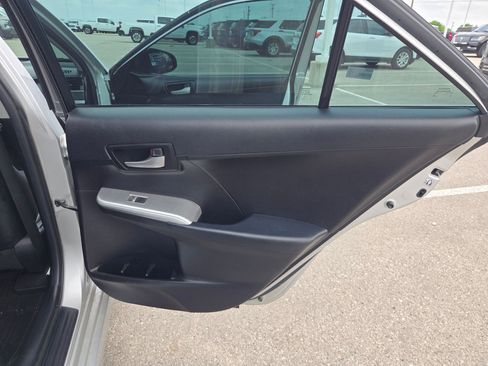 Used 2012 Toyota Camry SE FWD image 22
