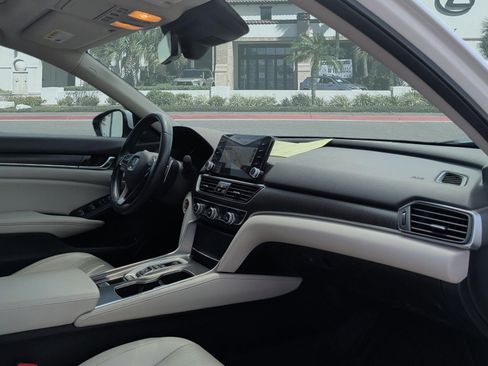 Used 2021 Honda Accord Touring image 29