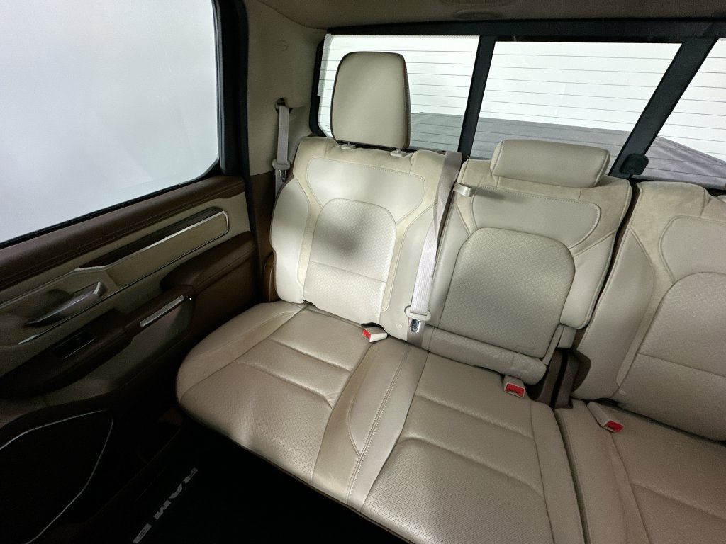 Used 2019 RAM 1500 Laramie AWD/4WD image 12