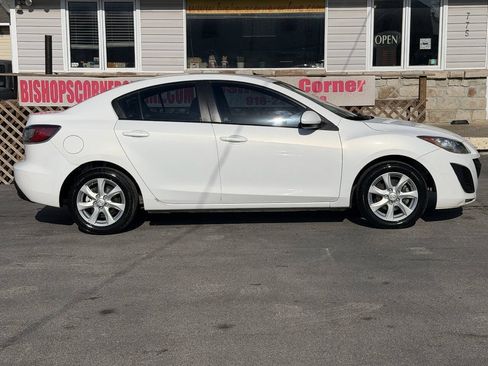 Used 2010 MAZDA MAZDA3 i Touring FWD image 8