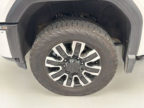 Used 2024 GMC Sierra 3500 Denali Ultimate AWD/4WD image 21