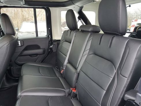 Used 2023 Jeep Wrangler Unlimited Sahara w/ Cold Weather Group image 25