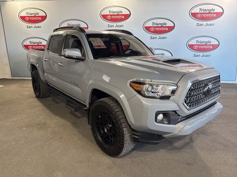 Used 2019 Toyota Tacoma TRD Sport image 3
