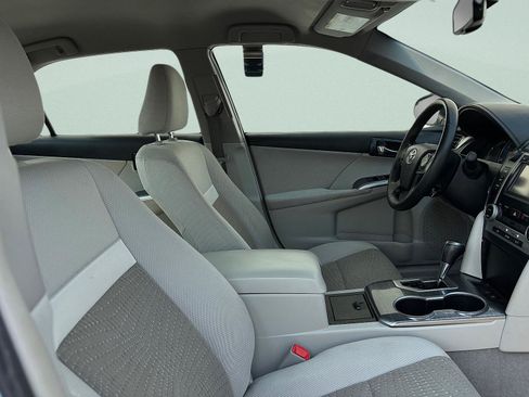 Used 2012 Toyota Camry XLE FWD image 31