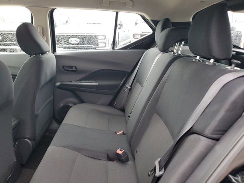 Used 2024 Nissan Kicks S image 19