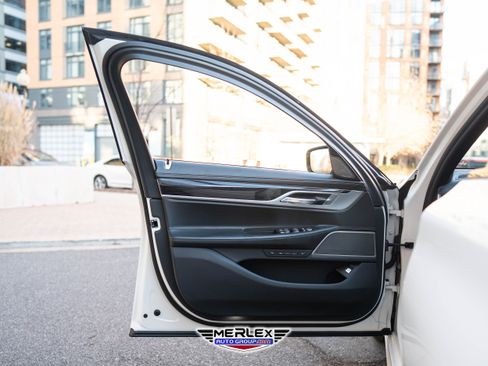 Used 2020 BMW 750i xDrive w/ Executive Package image 45