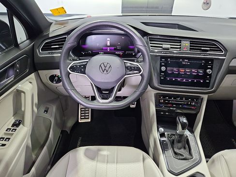 Certified 2024 Volkswagen Tiguan SE R-Line w/ MDO Package, Three-Row FWD image 14