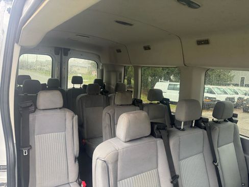 Used 2017 Ford Transit 350 XLT RWD image 7