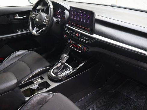 Used 2022 Kia Forte GT-Line w/ GT-Line Premium Package image 10