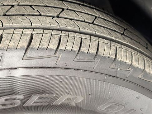 Used 2019 Chevrolet Trax LT w/ LT Convenience Package image 9