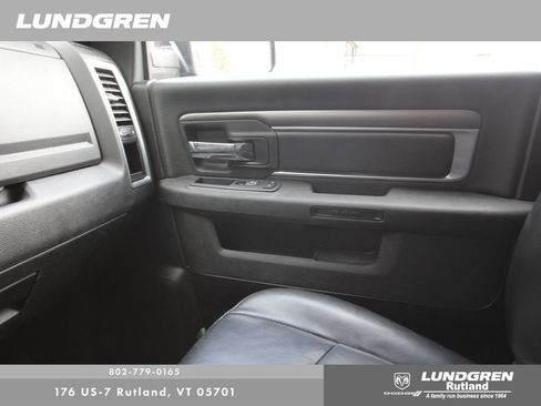 Used 2022 RAM 1500 Classic SLT AWD/4WD image 28