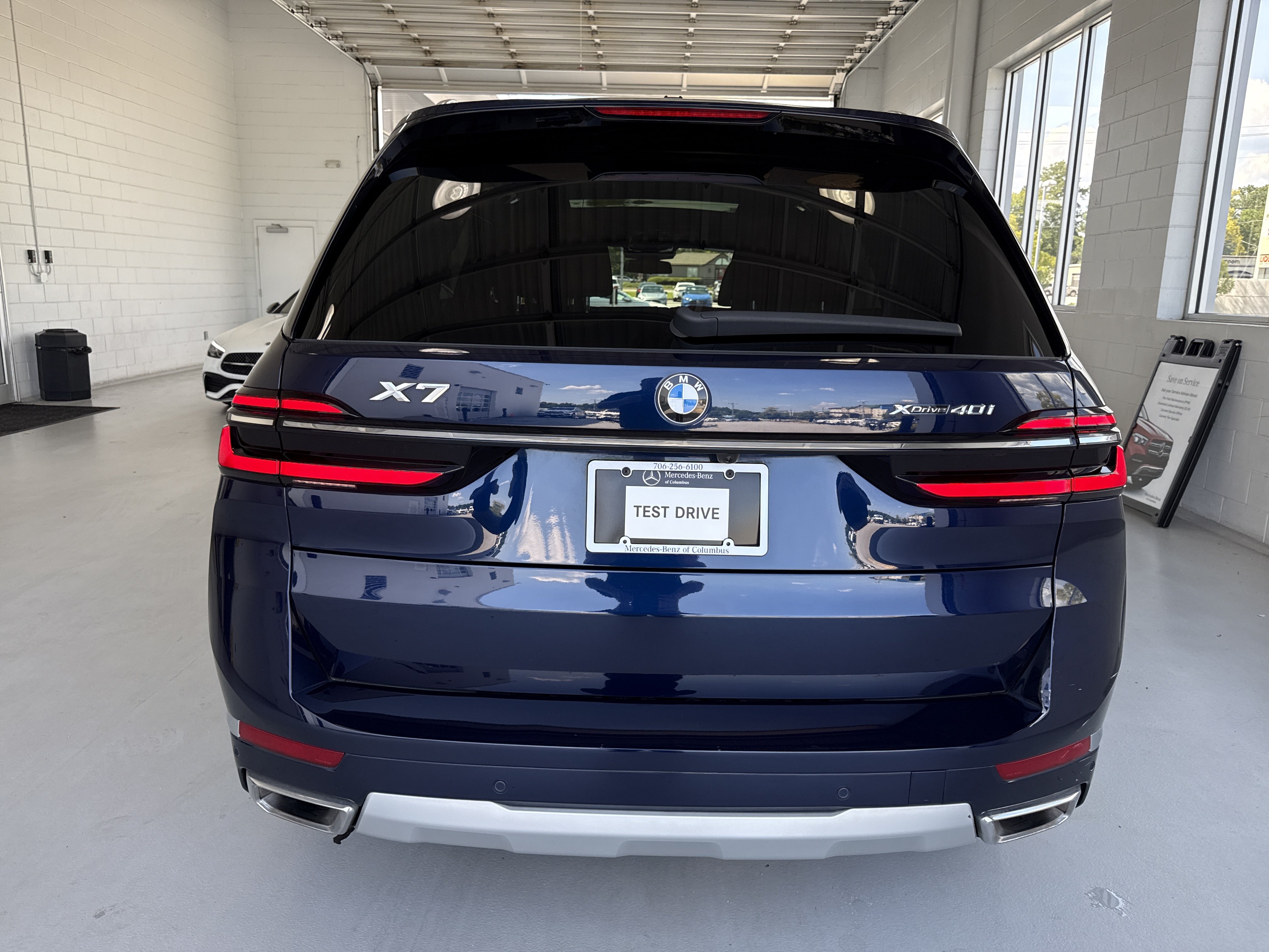 Used 2023 BMW X7 xDrive40i w/ Executive Package AWD/4WD image 9