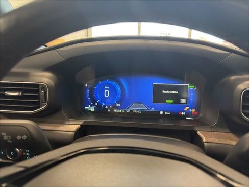 Used 2022 Ford Explorer Platinum w/ Technology Package AWD/4WD image 38