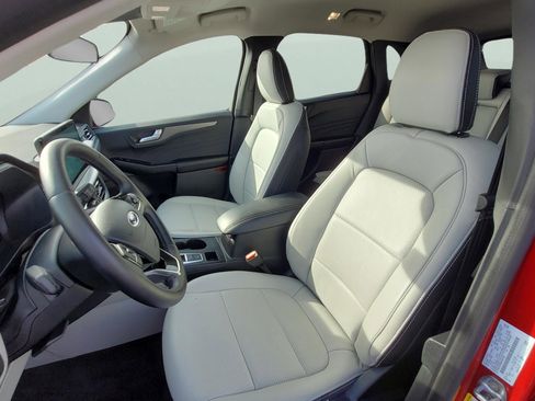 Used 2025 Ford Escape Active w/ Active Premium Tech Pack image 25