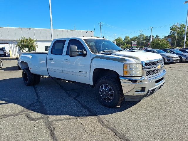 Used 2011 Chevrolet Silverado 3500 LTZ w/ LTZ Plus Package AWD/4WD image 2