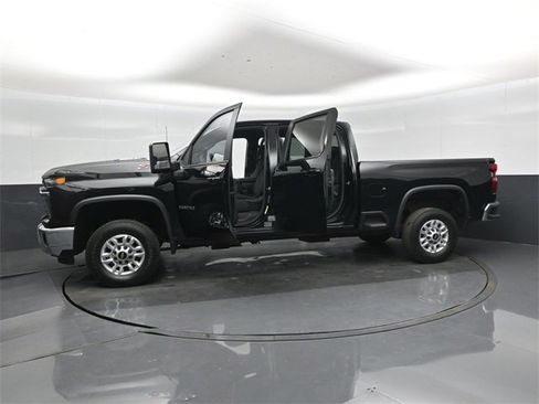 Used 2024 Chevrolet Silverado 2500 LT w/ Z71 Off-Road Package image 46