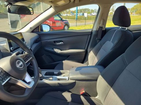 Used 2025 Nissan Sentra SV image 10