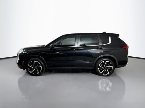 Used 2023 Mitsubishi Outlander SE Black Edition FWD image 6