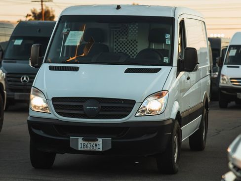 Used 2012 Mercedes-Benz Sprinter 2500 w/ Additional Battery Pkg image 3