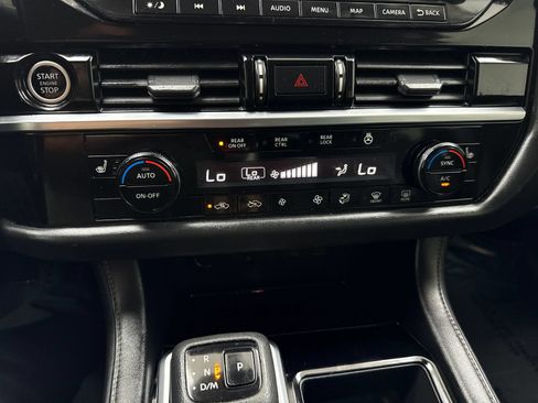 Used 2023 Nissan Pathfinder SL FWD image 29