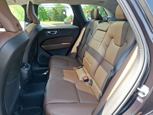 Used 2020 Volvo XC60 T5 Inscription w/ Protection Package Premier AWD/4WD image 8
