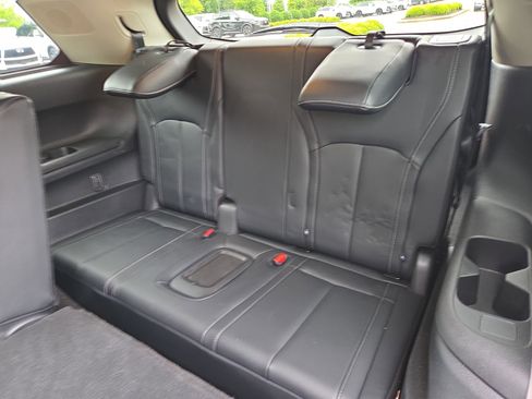 Used 2023 INFINITI QX60 Luxe w/ Performance Audio Package FWD image 9