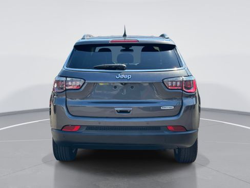 Used 2018 Jeep Compass Latitude w/ Popular Equipment Group AWD/4WD image 6