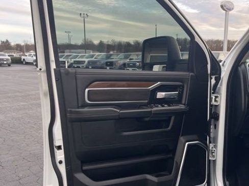 Used 2024 RAM 2500 Laramie AWD/4WD image 31