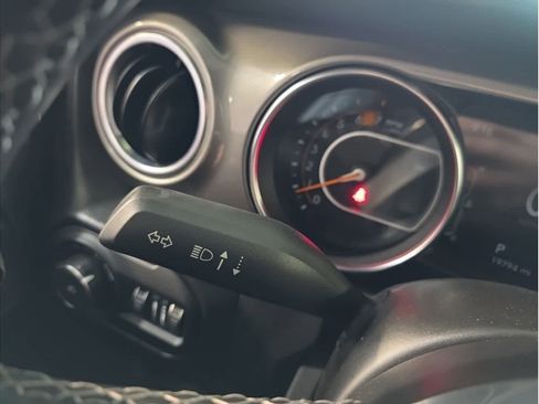 Used 2022 Jeep Wrangler Unlimited Sahara image 28