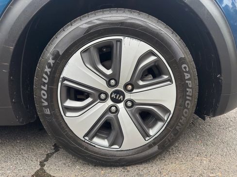 Used 2019 Kia Niro EX FWD image 9