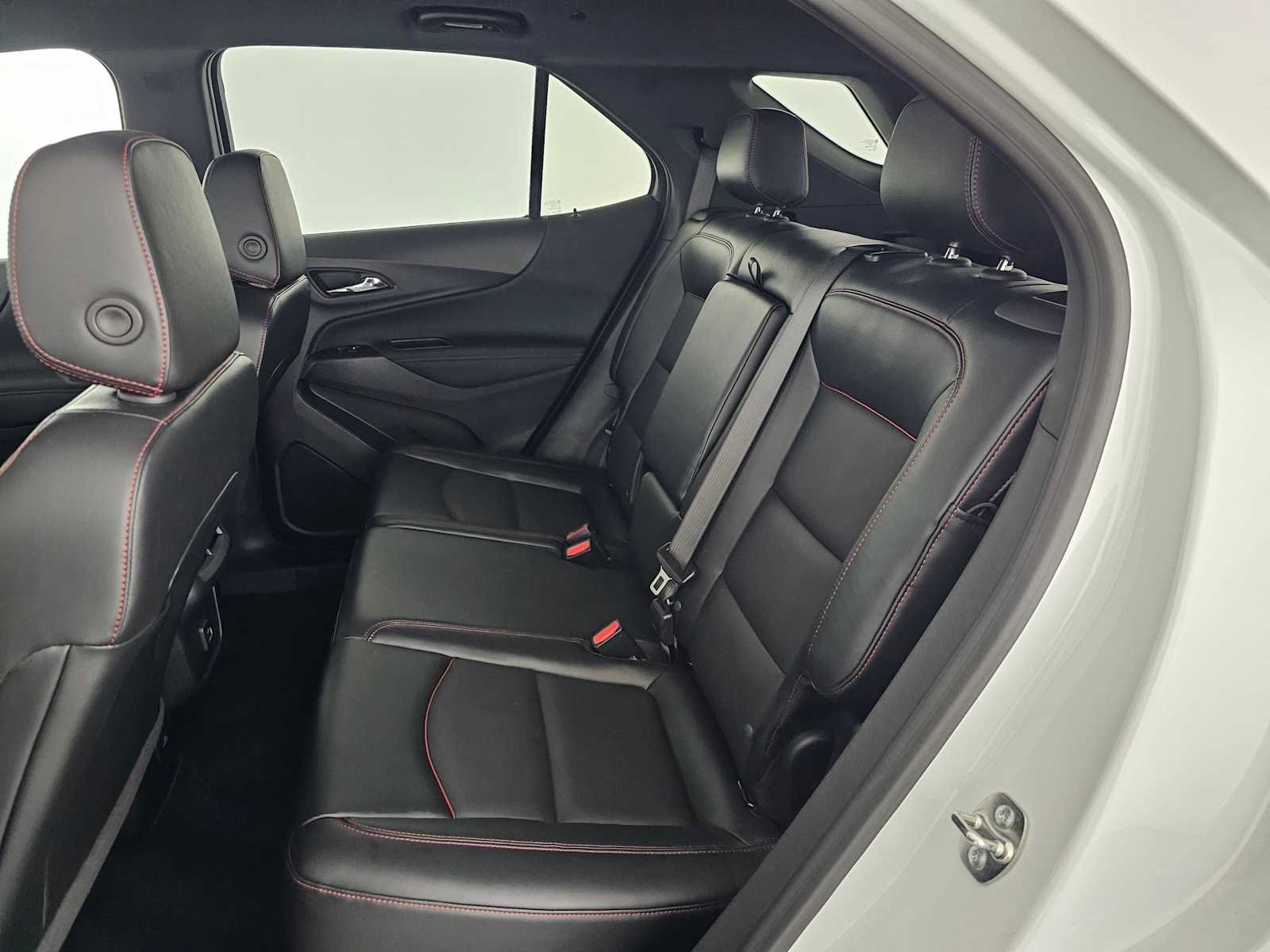Used 2024 Chevrolet Equinox RS w/ RS Leather Package FWD image 18