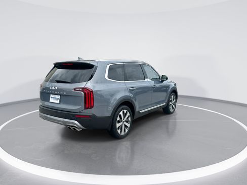 Used 2022 Kia Telluride EX w/ EX Premium Package FWD image 9