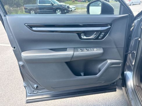 Used 2025 Honda CR-V EX-L image 11