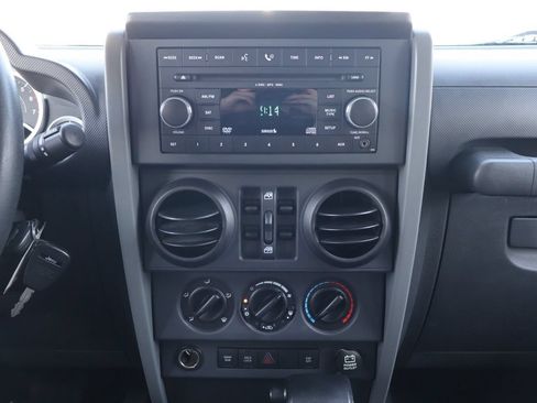 Used 2007 Jeep Wrangler Unlimited Rubicon w/ Dual Top Group AWD/4WD image 31