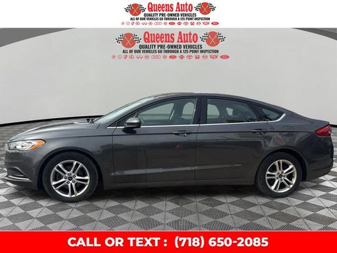 Used 2018 Ford Fusion SE image 3