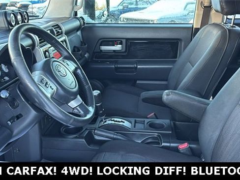 Used 2011 Toyota FJ Cruiser 4WD image 22